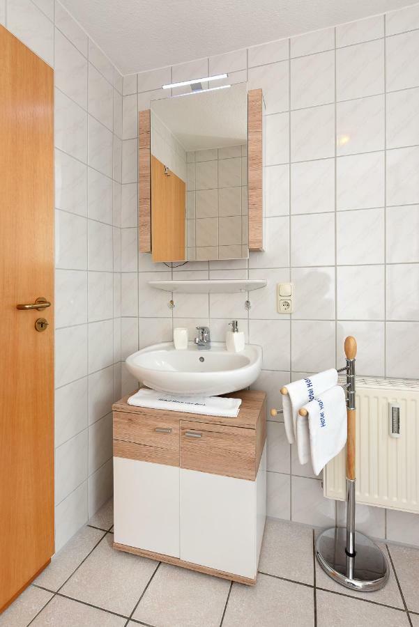 Haus Am Kajedeich Mit Fruehstuecksoption Apartment Bensersiel Exterior photo